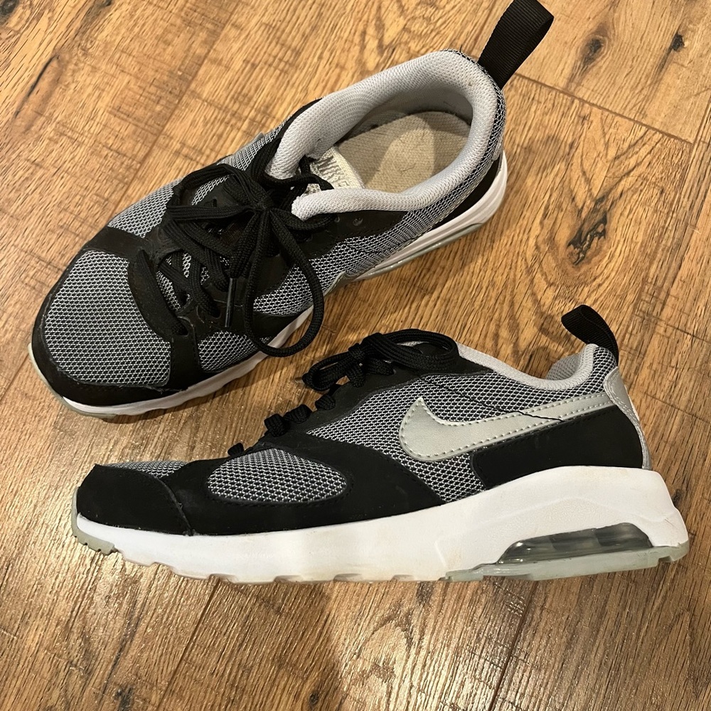 Nike Women’s 6